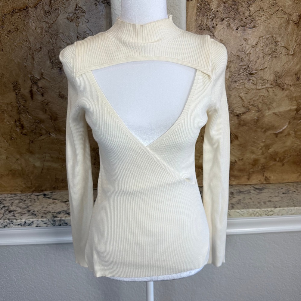 NWT SOVERE Allure Ribbed Cutout Top Women Small Milk Cream Long Sleeve Mock Neck